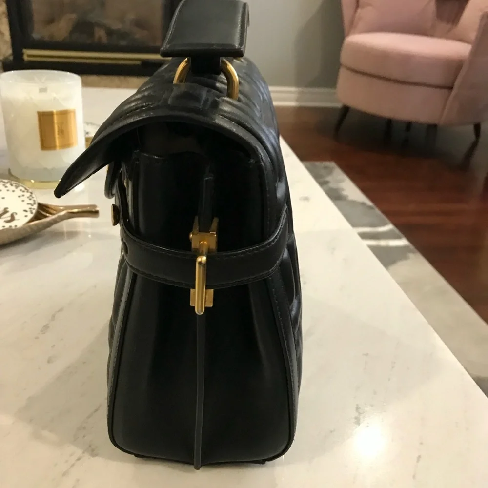 Balmain
B-Buzz 23 leather bag Black and Gold Quilted Shoulder Bag - Picture 14 of 15